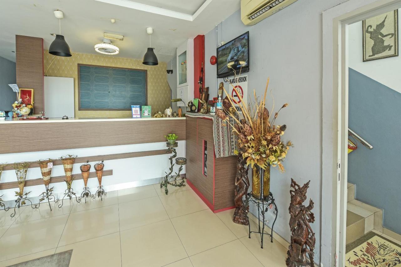 Oyo 90644 M Three Hotel Sitiawan Luaran gambar