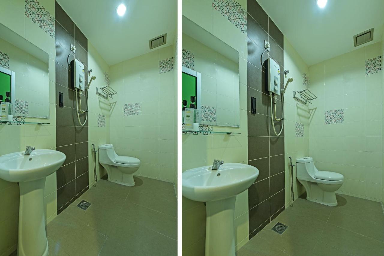 Oyo 90644 M Three Hotel Sitiawan Luaran gambar
